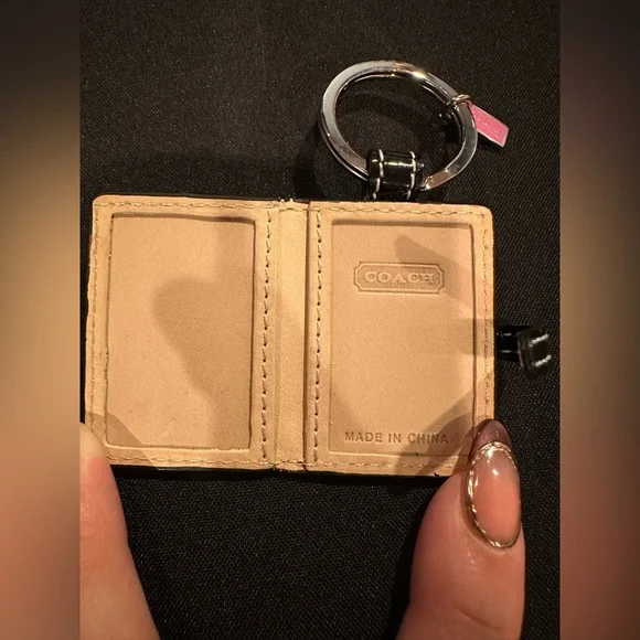 🗝️ NWOT Y2K Coach Patent Leather Photo Keychain 🗝️